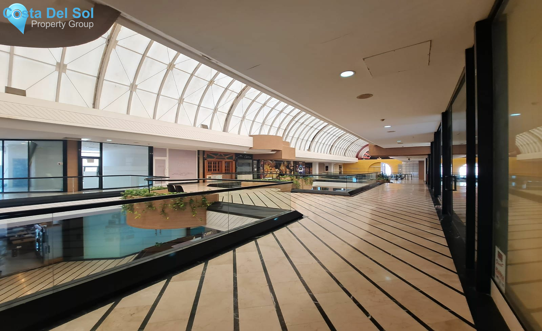 Shop in Puerto Banús-1472076