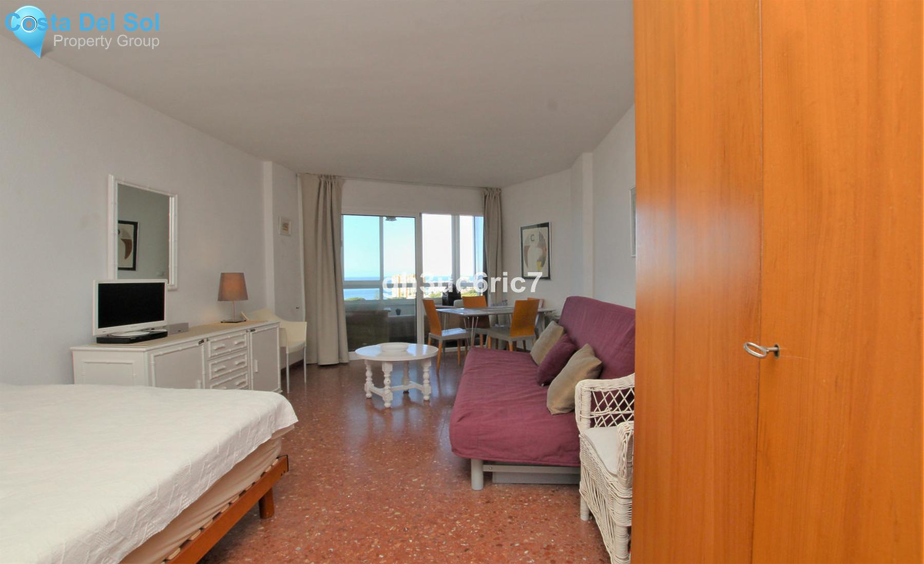 Top Floor Studio in Calypso-725805