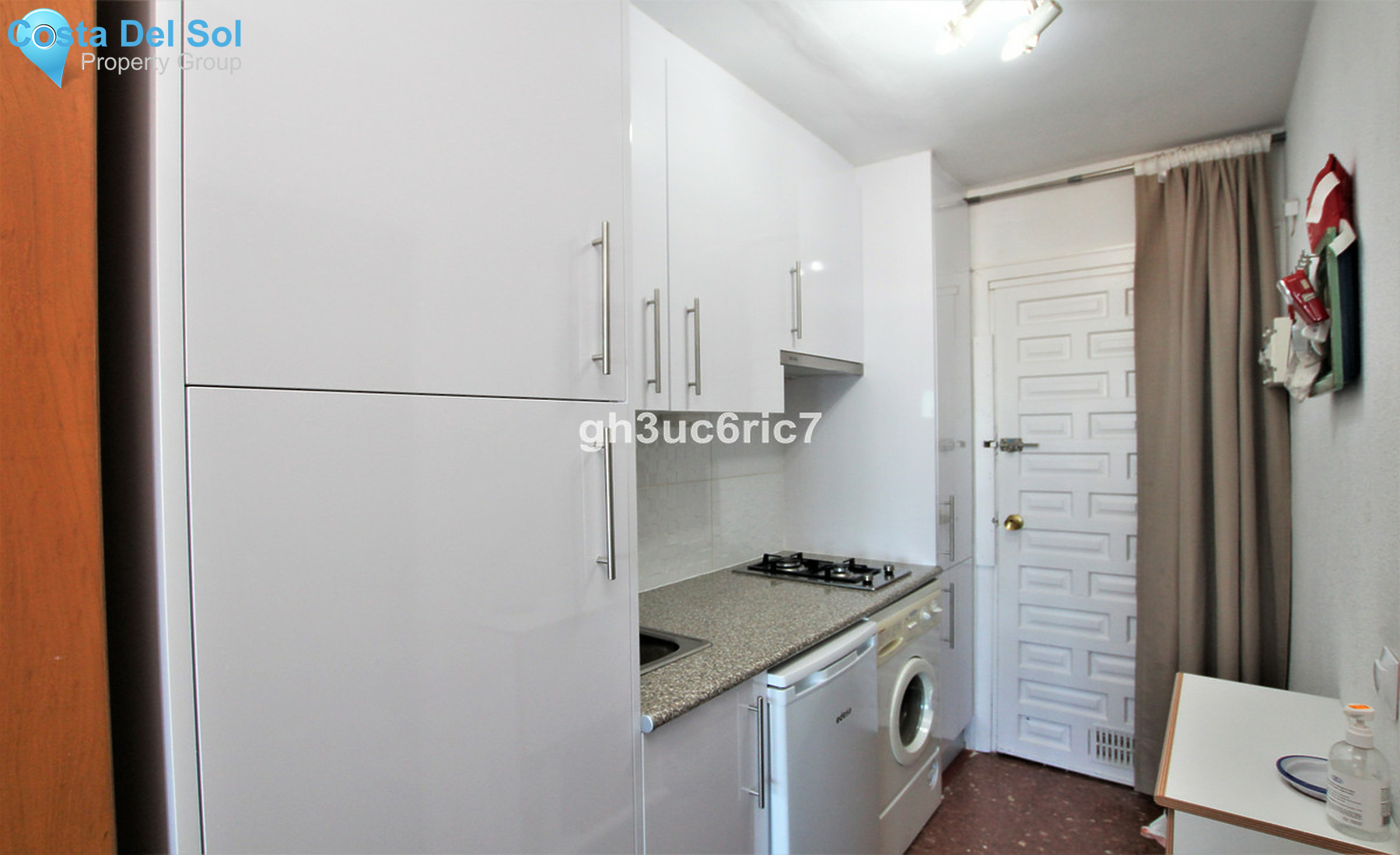 Top Floor Studio in Calypso-725806