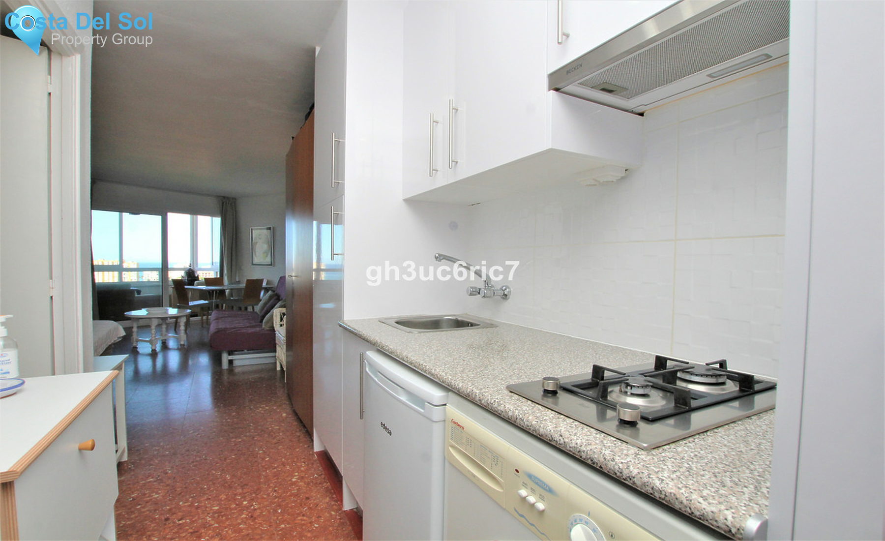 Top Floor Studio in Calypso-725808