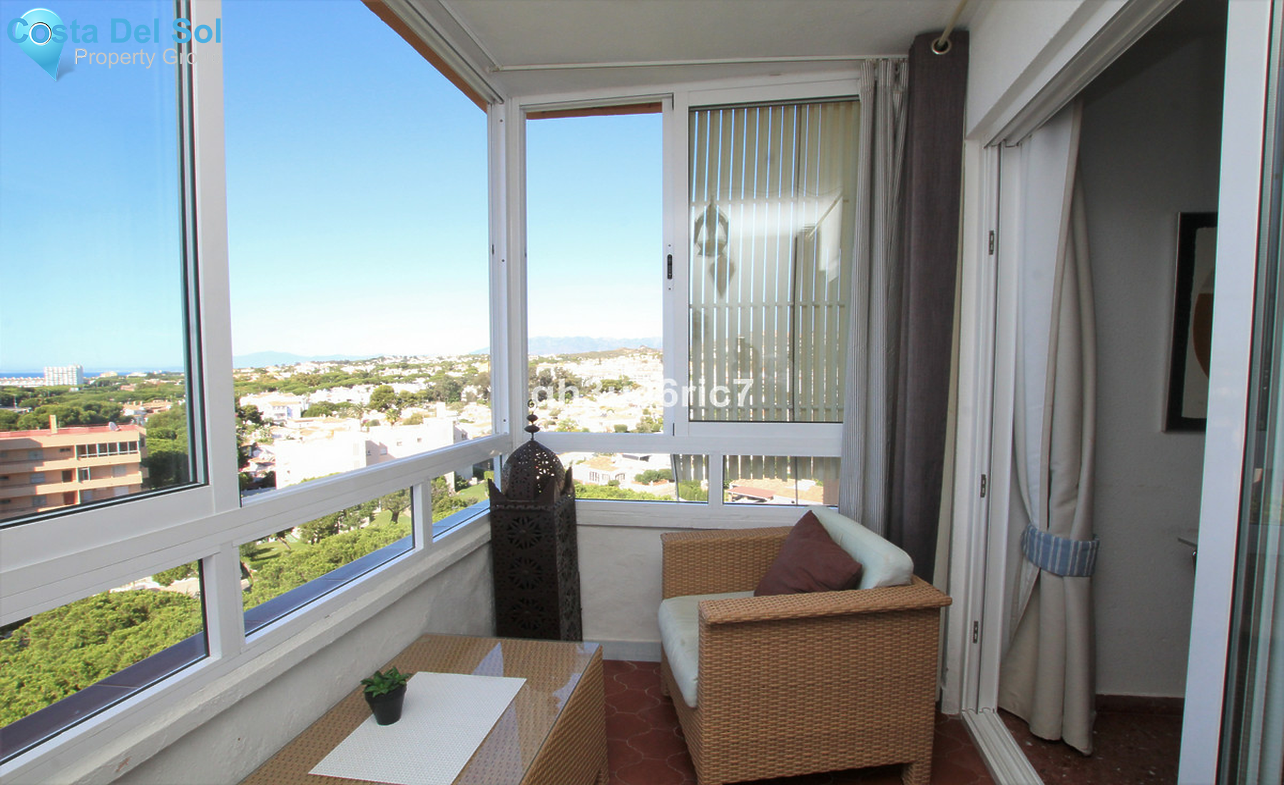 Top Floor Studio in Calypso-725813