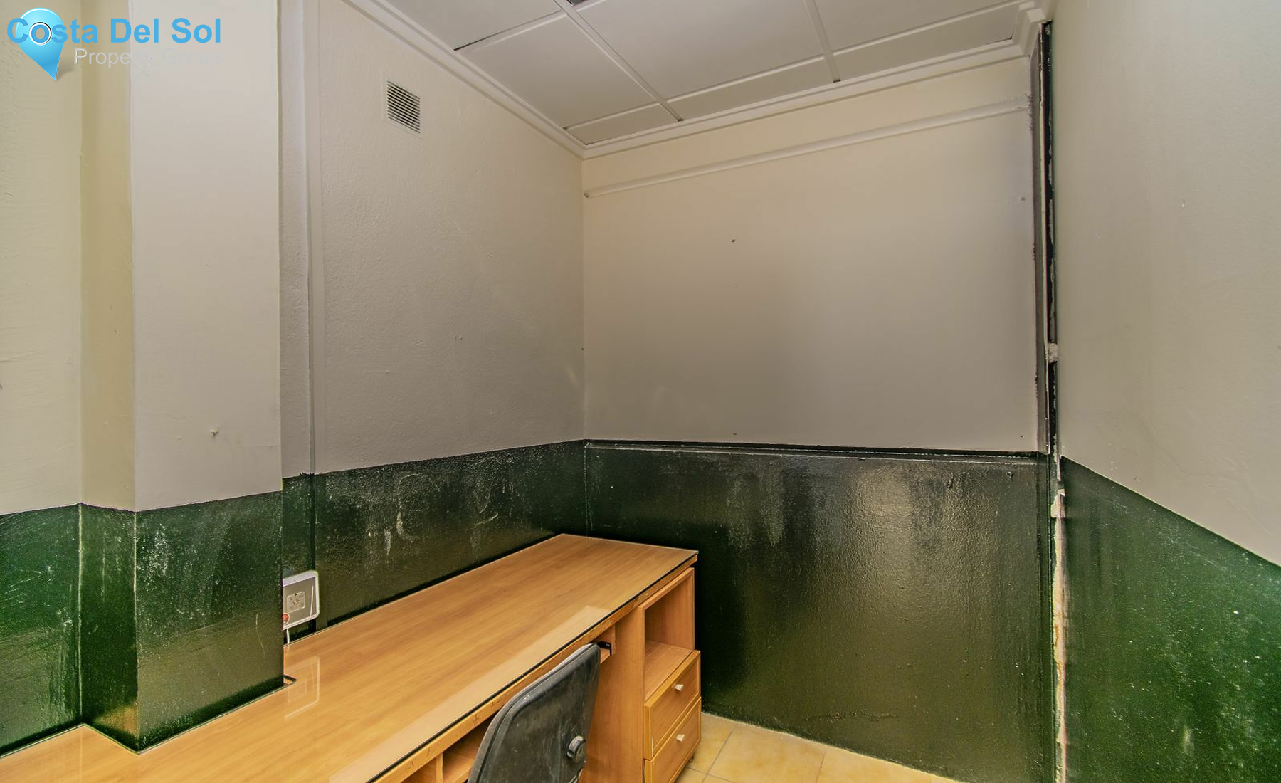 Warehouse in Marbella-1142477